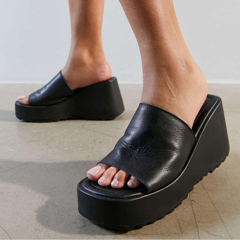 Steve Madden Pepe 30 Platform Sandal | Black | Size 8.5